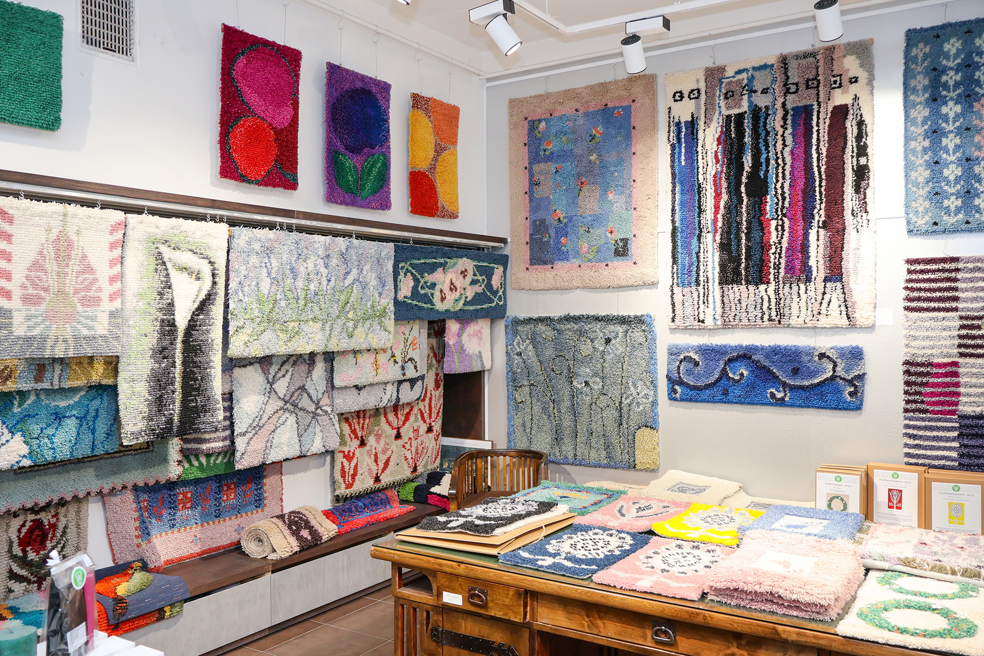 Wetterhoff myymälän ryijyseinä