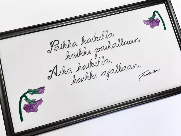 Kirjontatyö Fredrika-huoneentaulu 54 x 30 cm, liila - Kirjontapaketit - 1409020 - 1