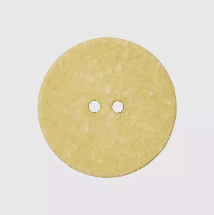NAPPI KIERRÄTETTY PUUVILLA 20MM SILEÄ - 38 vaaleankeltainen - Napit ja nepparit - 4006440117830 - 1