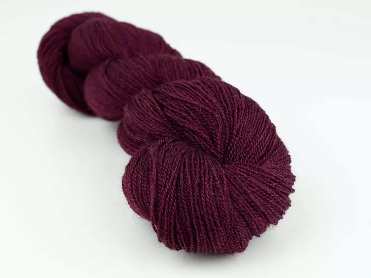 Silvia - 2940 burgundi 50 g - Silvia silkkivillalangat 50x2 - 2940 - 1