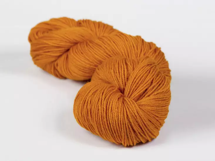 Sivilla - 4901 oranssi 50 g - Sivilla silkkivillalangat 50x4 - 4901 - 1