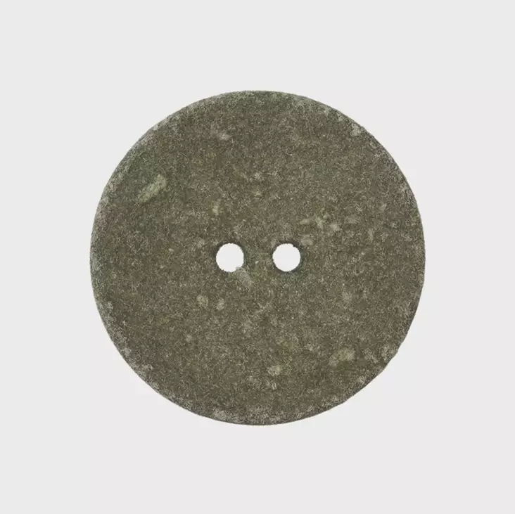 NAPPI KIERRÄTETTY PUUVILLA 20MM SILEÄ - 28 vihreä - Napit ja nepparit - 4006440117823 - 1