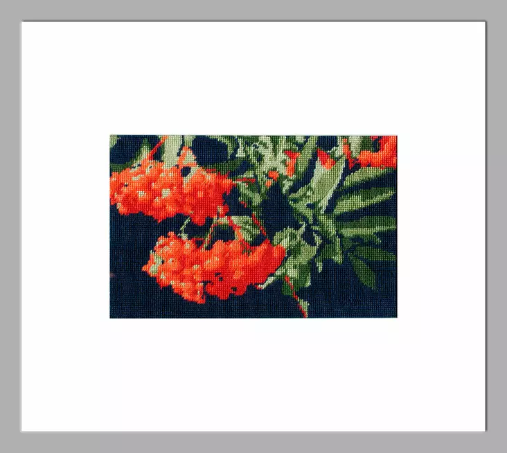 Pihlajanmarjat - kanavatyö 25,5 x 16 cm - Kanavatyöt - 11204 - 1