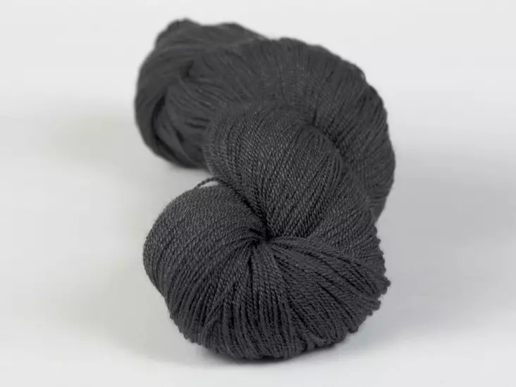 Silvia - 2934 grafiitinharmaa 50 g - Silvia silkkivillalangat 50x2 - 2934 - 1