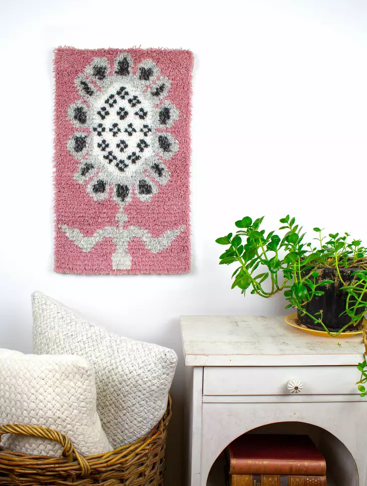 Tulppaanidamasti - ryijy 35 x 55 cm, roosa Auringonkukka - Ryijypaketit - 333300104 - 1