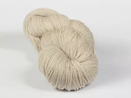 Silvia - 2906 vaalea beige 50 g - Silvia silkkivillalangat 50x2 - 2906 - 1