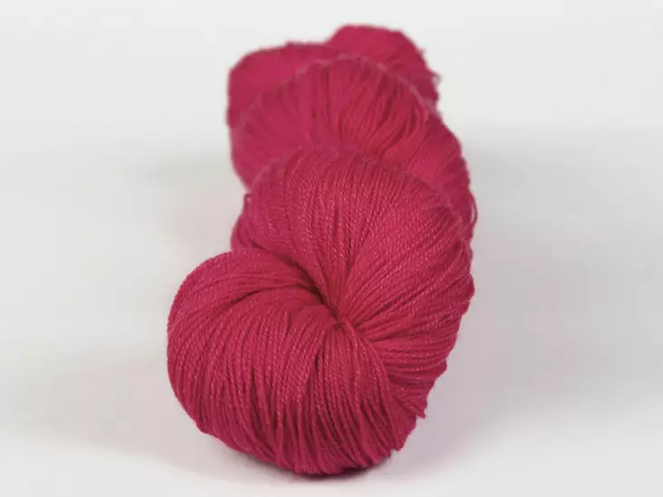 Silvia - 2927 aniliininpunainen 50 g - Silvia silkkivillalangat 50x2 - 2927 - 1