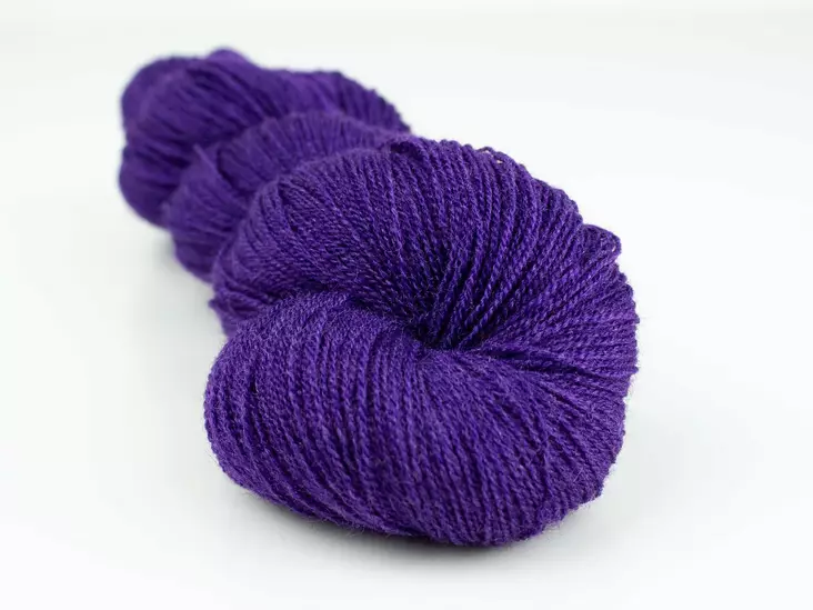 Silvia - 2939 kirkas violetti 50 g - Silvia silkkivillalangat 50x2 - 2939 - 1